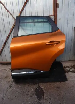 Renault Captur II Rear door