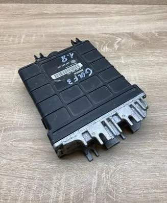 Volkswagen Golf III Engine control unit/module ECU 357907311 0261200754