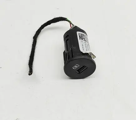Iveco Daily 6th gen USB socket connector 5802012268