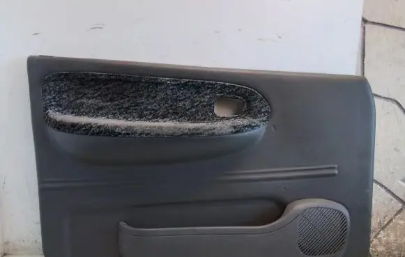 KIA Sportage Front door card panel trim
