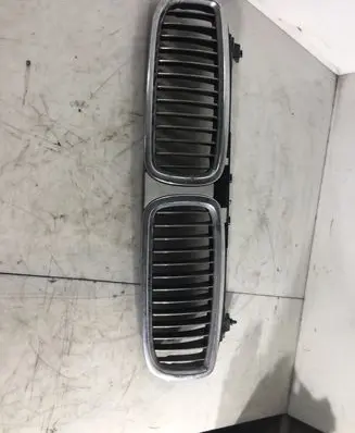 BMW 7 E65 E66 Front bumper upper radiator grill 7037727