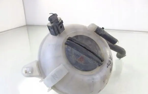 Volkswagen Golf VII Coolant expansion tank/reservoir 5Q0121407F