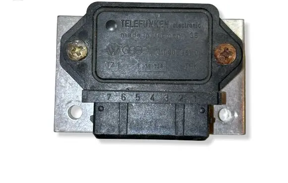 Audi 100 200 5000 C3 Ignition amplifier control unit 211905351D