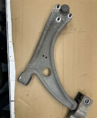 Volkswagen Tiguan Front lower control arm/wishbone