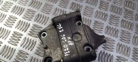 Peugeot 206 Engine mounting bracket 9628584080