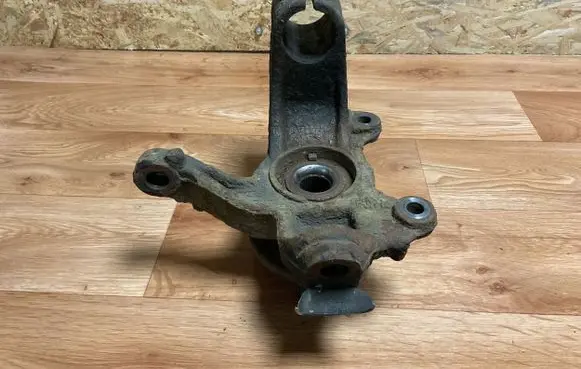 Ford Mondeo MK IV Front wheel hub 6G913K170
