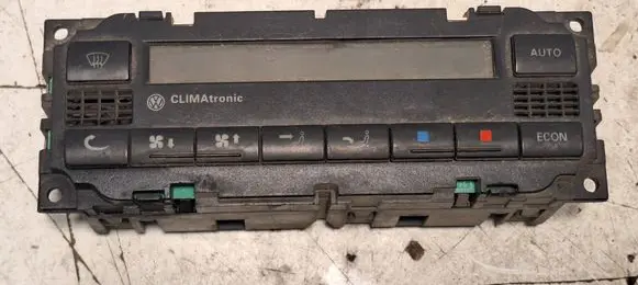 Volkswagen PASSAT B5.5 Climate control unit 2400016303 3B1907044D