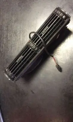 BMW 7 E32 Dash center air vent grill 1390926