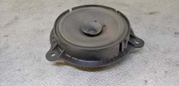 Nissan Note (E12) Front door speaker 