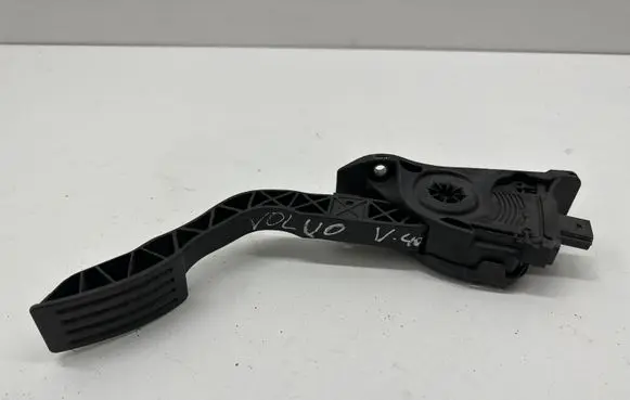 Volvo V40 Accelerator throttle pedal 31280596