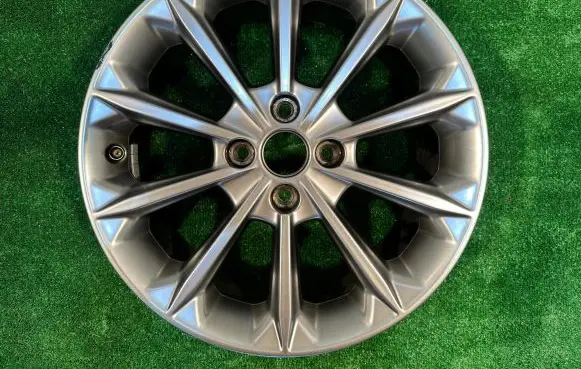 Ford Fiesta R17 alloy rim 