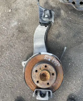 Mini Cooper Countryman R60 Rear wheel hub spindle/knuckle 9805657