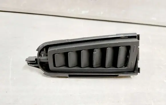 Citroen C4 I Picasso Rear air vent grill 9657691577