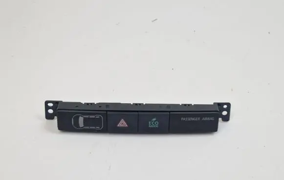 Mitsubishi Outlander Hazard light switch 8002B409 1226300147 C68233