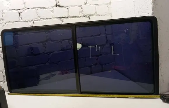 Volkswagen Transporter - Caravelle T4 Rear side window 43R000935 DOT57M6AS2