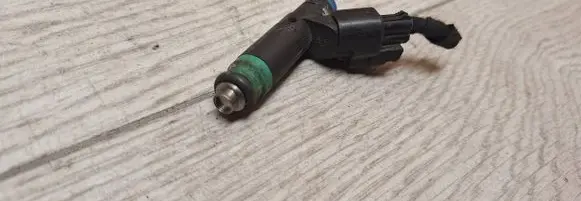 Fuel injector