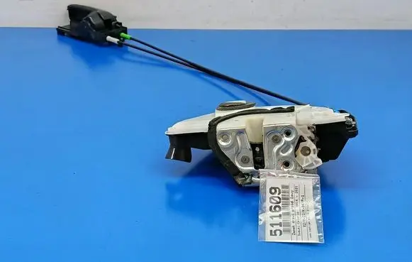 Suzuki Celerio Front door lock
