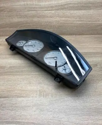 Chrysler 300 - 300C Speedometer (instrument cluster) P04602492AJ 04836990AA