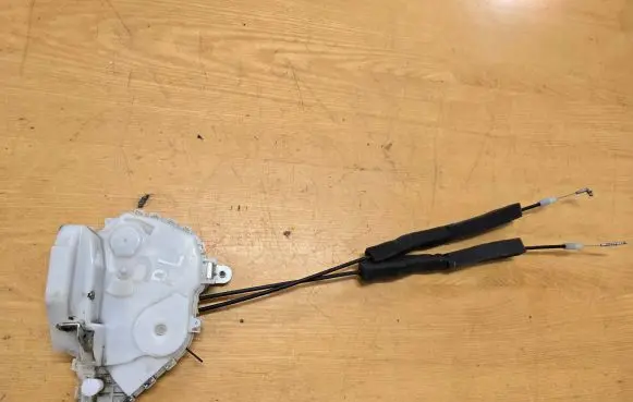 Honda CR-V Front door lock 72111SWAP1