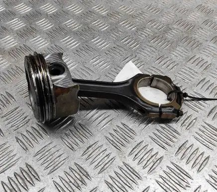 Mercedes-Benz CLS C218 X218 Piston A2780300520 A2780301117