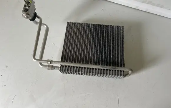 Mercedes-Benz Vito Viano W639 Air conditioning (A/C) radiator (interior) 6398300384 324501