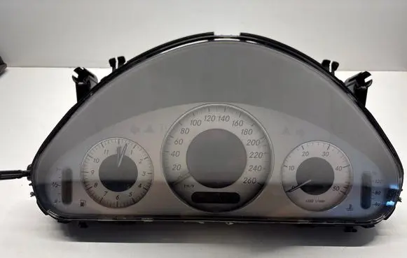 Mercedes-Benz E W211 Speedometer (instrument cluster) A2115403547