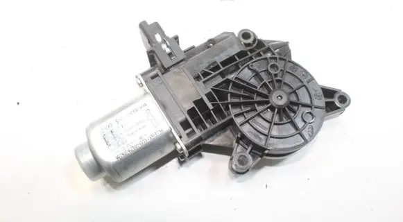 Hyundai Ioniq Front door window regulator motor 82450G2020