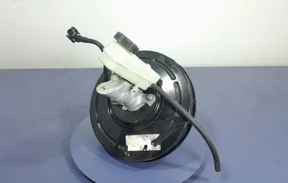 Renault Megane III Brake booster