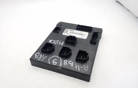 Audi A4 S4 B8 8K Comfort/convenience module 8K0907063C F005V00750