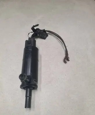 Audi A4 S4 B8 8K Headlight washer pump 3B7955681