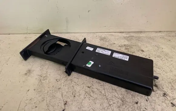 BMW 5 E60 E61 Cup holder 7063179