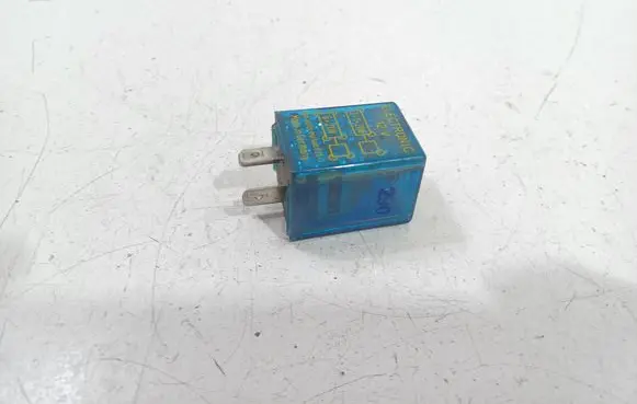 Volkswagen PASSAT B4 Other relay 4DM00336000