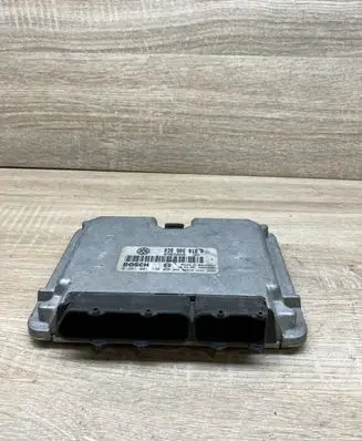 Volkswagen PASSAT B5 Engine control unit/module 038906018P 0281001720