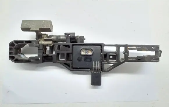 Renault Laguna III Front door exterior handle/bracket 8200008431
