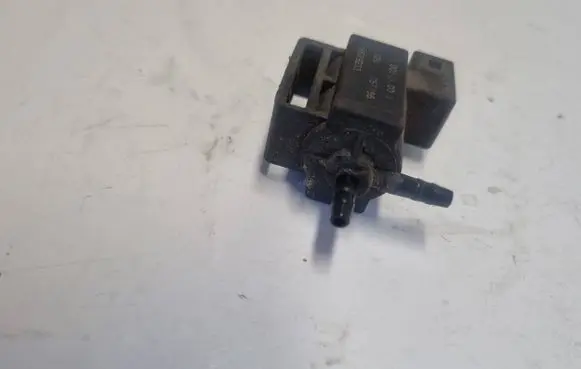 Volvo XC70 Turbo solenoid valve 8699233 05T186 70051500