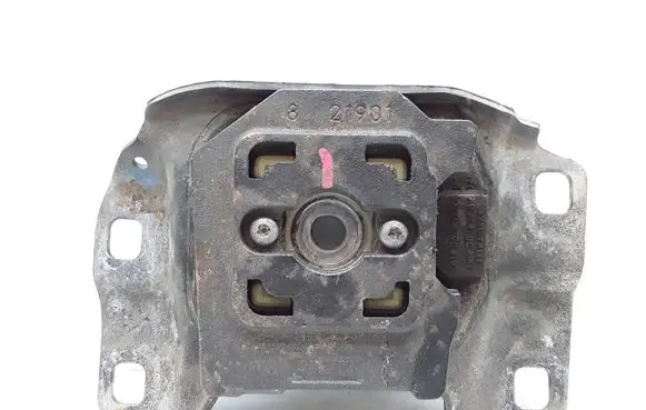 Volvo V40 Engine mount bracket AV617M121