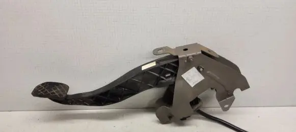 Volkswagen Transporter - Caravelle T5 Clutch pedal 7H1721315 7H172155G 7H0721453A