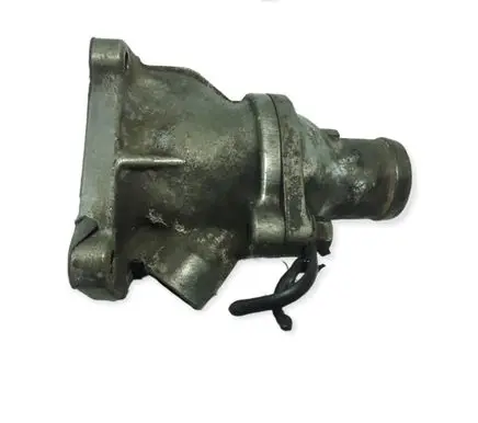 Mitsubishi Pajero Thermostat/thermostat housing