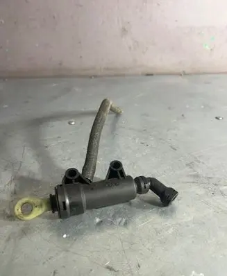 BMW 5 E60 E61 Clutch master cylinder 13670610