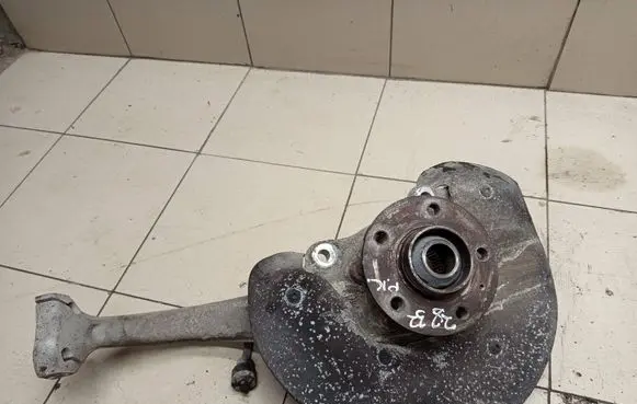 Audi A4 S4 B8 8K Front wheel hub spindle knuckle