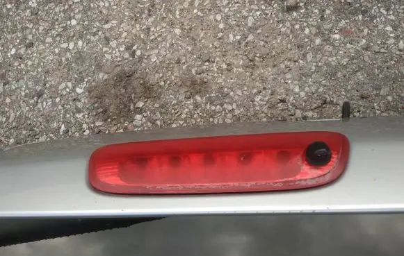 Hyundai Santa Fe Third/center stoplight