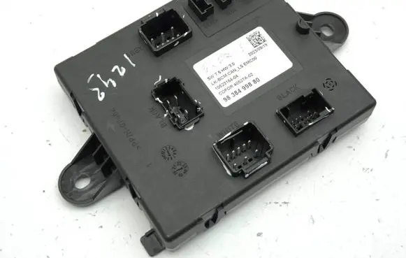 Jeep Avenger Central body control module 9838499880 40527A02 1052316404