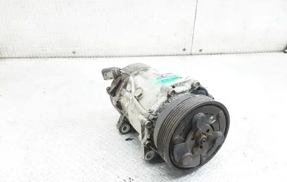 Volkswagen Caddy Air conditioning (A/C) compressor (pump) 7H0820803D
