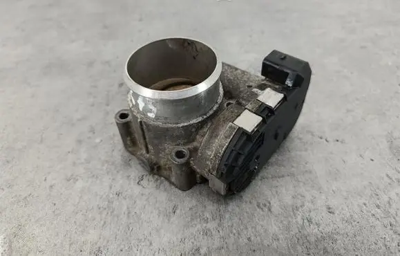 Audi A4 S4 B6 8E 8H Throttle body valve 06B133062M