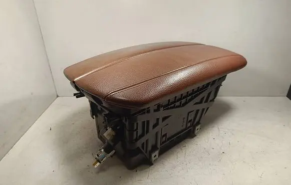 BMW X5 F15 Armrest 105069597C