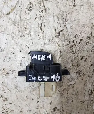 Nissan Almera N16 Electric window control switch