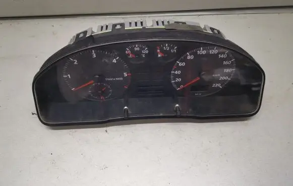 Audi A4 S4 B5 8D Speedometer (instrument cluster) 8D9919033A