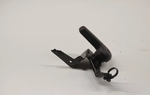 Volvo XC40 Engine bonnet (hood) release handle 32234306