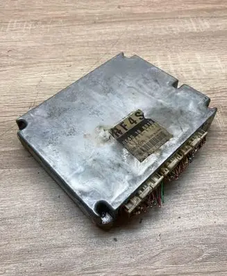 Mazda 323 Engine control unit/module ECU RF4S18881B 2758005791