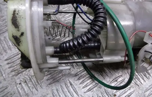 Renault Megane I Mechanical fuel pump 